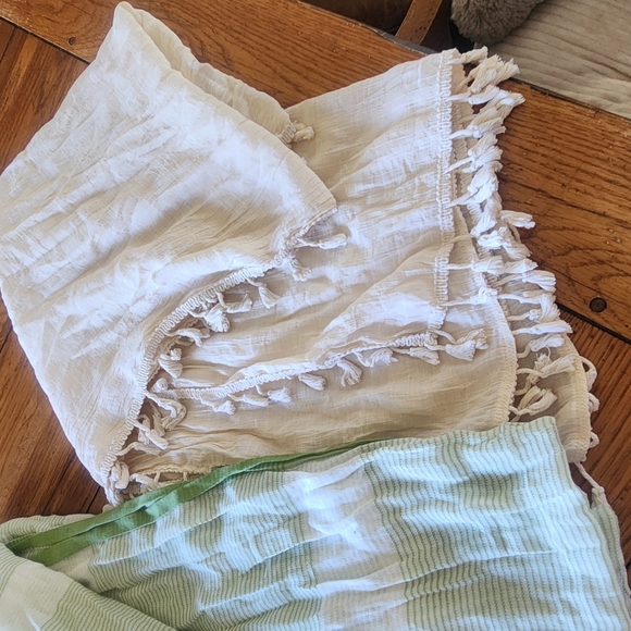 Lot of FOUR scarves - Picture 7 of 7